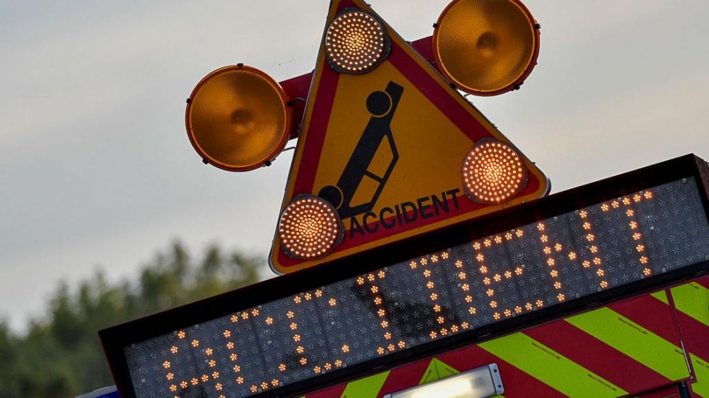 Les pluies verglaçantes tombées dans la nuit du mardi 14 janvier au mercredi 15 janvier 2025 rendent les routes très glissantes.