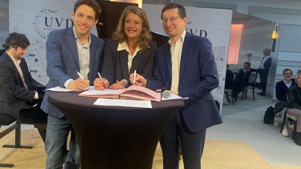 La signature de l’alliance en mai 2024 entre Quentin Brière, maire de Saint-Dizier, Karine Franclet, maire d’Aubervilliers, et Stéphan de Fäy, directeur général de Grand Paris Aménagement.